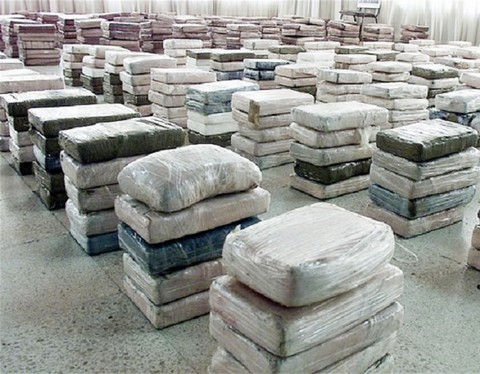 Aéroport international Modibo Kéïta : aéroport international Modibo Kéïta : 4,3 kg de cocaïne d’une valeur de plus de 100 millions F CFA en partance pour Paris saisis !